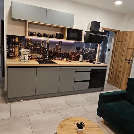 Apartman Manhattan Братислава Экстерьер фото